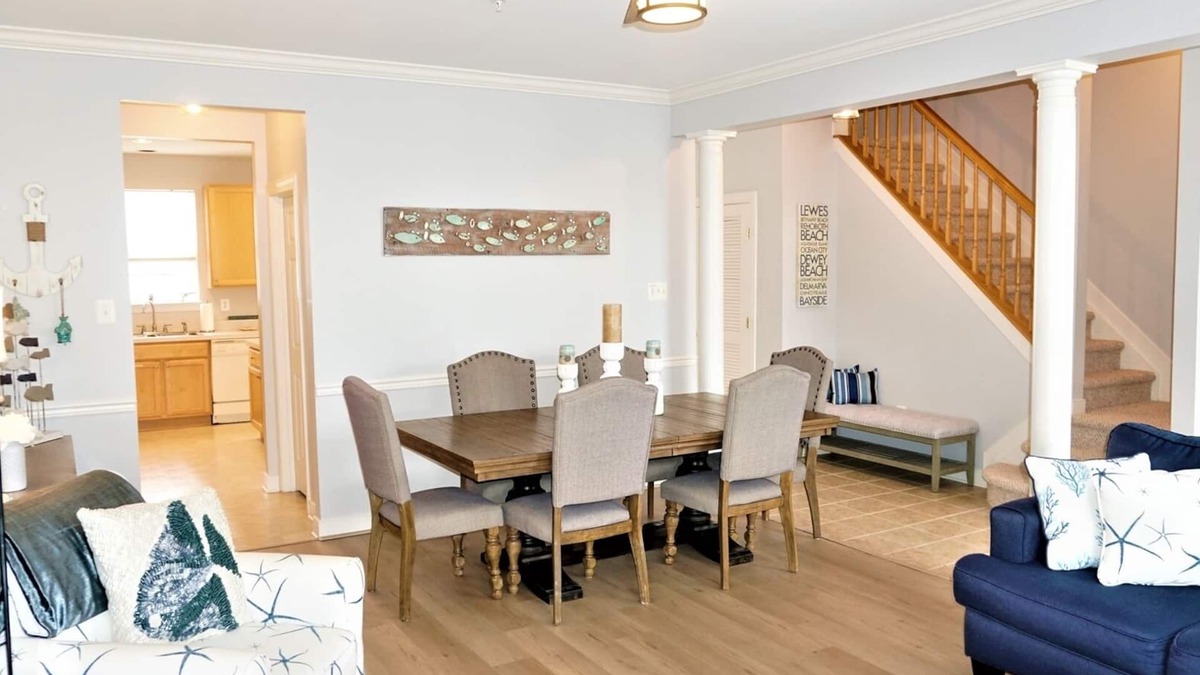 Villages of Five Points House | SUNDRENCHED REFLECTIONS | 4 Bed, 3.5 Bath