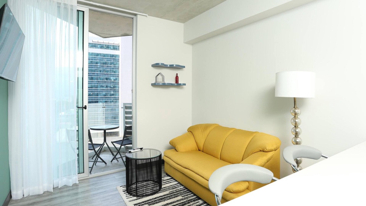 Mata Redonda Apartment | Sunflower at 12, City Views and Wonderland Vibes!