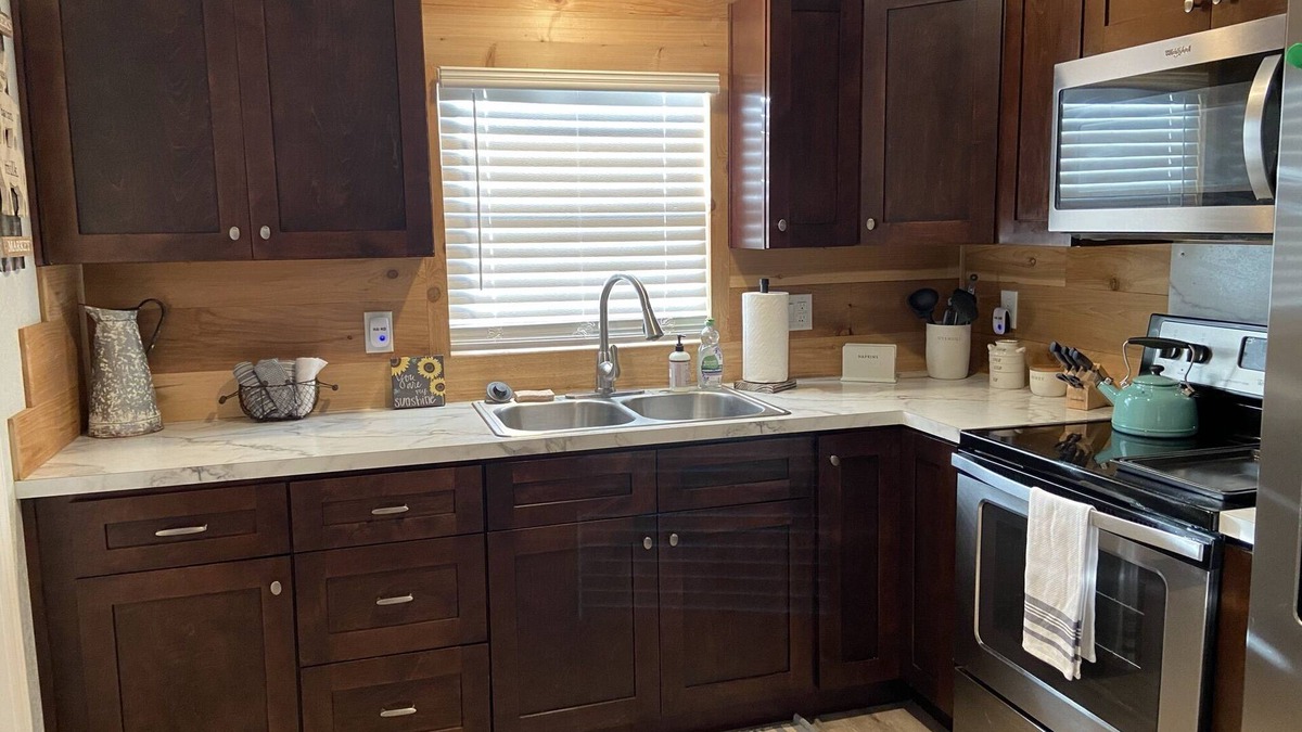 Cross Mountain Cottage | Sunflower Cottage - No Fees - near Six Flags, Boerne, and UTSA