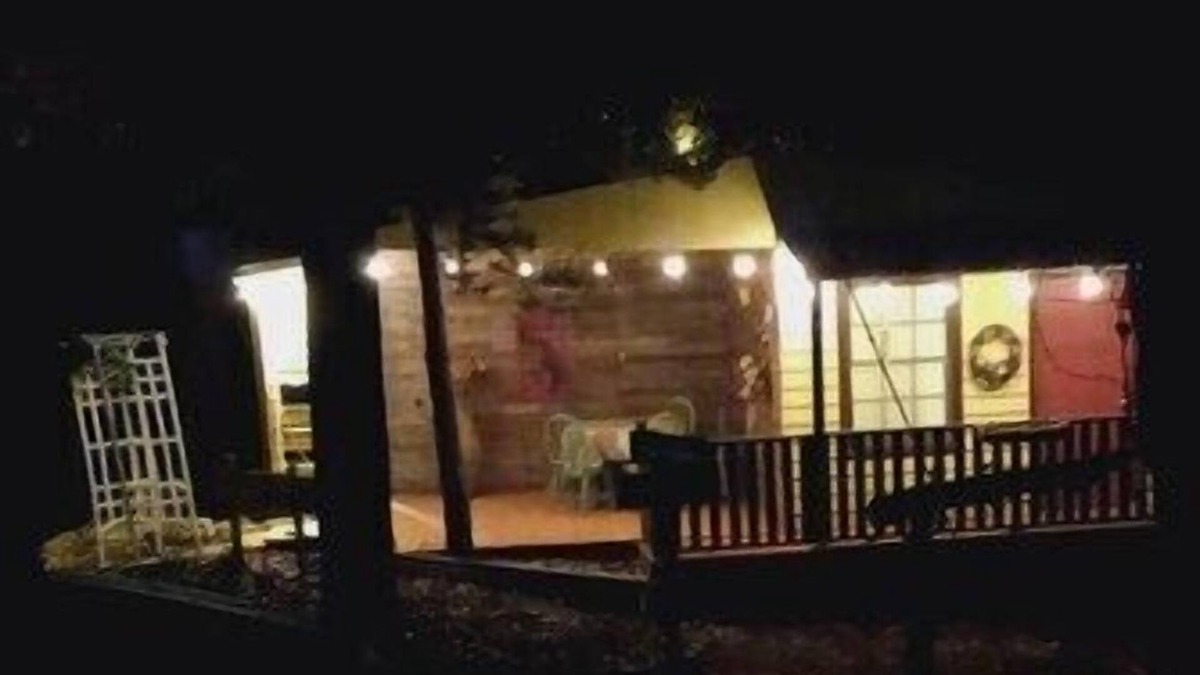 Canton Hotel | Sunflower Room with quiet deck