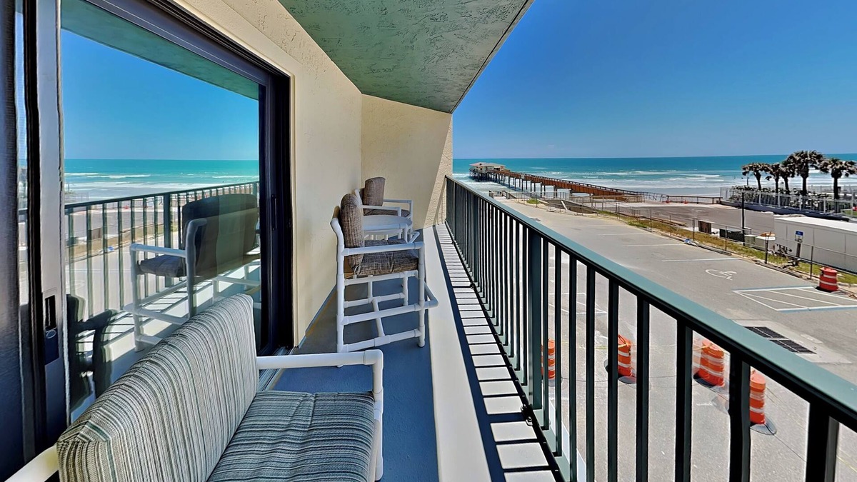Daytona Beach Shores Condo | Sunglow Resort 305