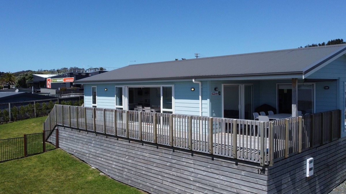 Coopers Beach House | Sunkissed Sands- A Hop Skip and A Jump to Coopers Beach