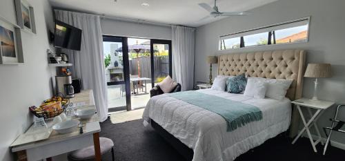 Papamoa Beach Bed & Breakfast | Sunkist B & B
