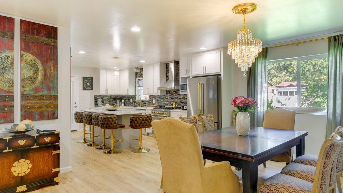 Florissant House | ‘Sunland Hills’ Home w/ Theater Room & Fire Pit!