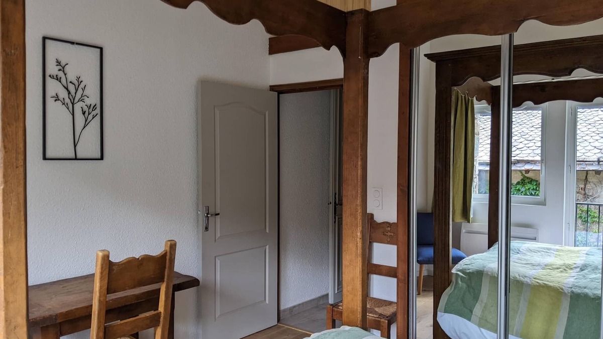 Llo Ski Chalet | Sunlight and quiet. Mountains, thermal baths and pool in summer. View on village