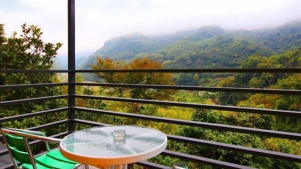 Dahu Bed & Breakfast | Sunlight Forest