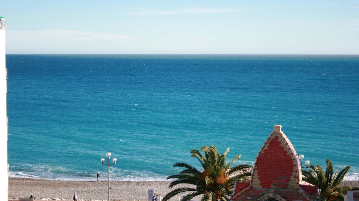 Les Baumettes Apartment | SunlightProperties: PARISIAN BLEU: 2 Bedroom Apartment With A Sea View Terrace