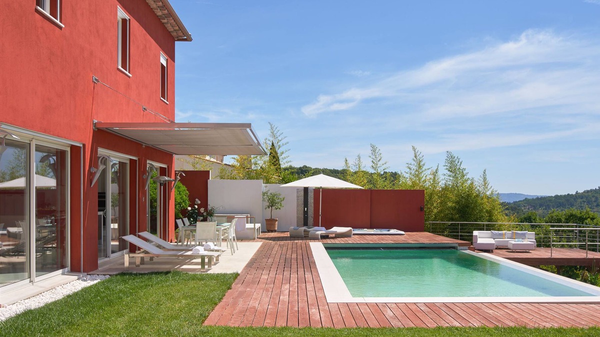 Peymeinade Villa | SunlightProperties: SPLENDID: Villa, 4 Bedroom/3 bath, jacuzzi, heated pool