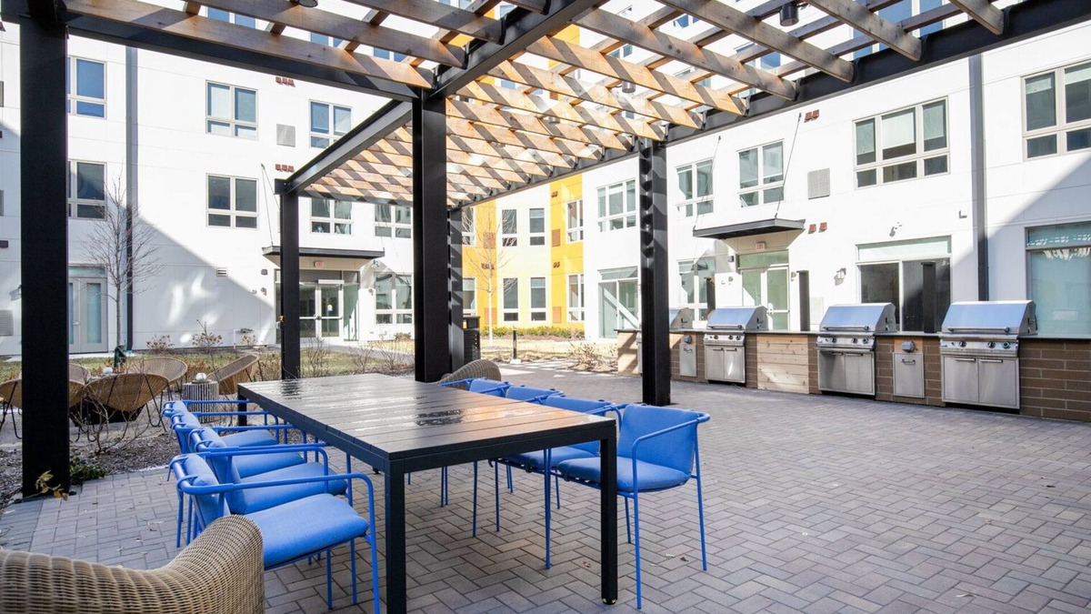Arlington Heights Apartment | Sunlit Arlington Heights 1BR w/ Gym & W/D, near I-90, by Blueground
