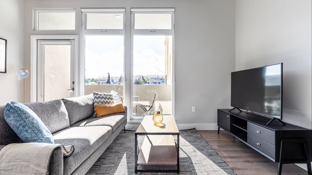 San Carlos Apartment | Sunlit San Carlos 2BR w/Gym, Pool, walk to Train & Shops, by Blueground