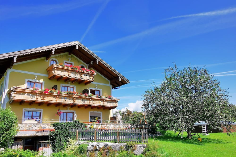 Oberhofen am Irrsee Apartment | Sunnhof - Arnika vacation apartment