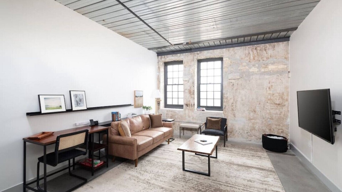 Westown Apartment | Sunny 1BR Apartment Walking Distance to Fiserv