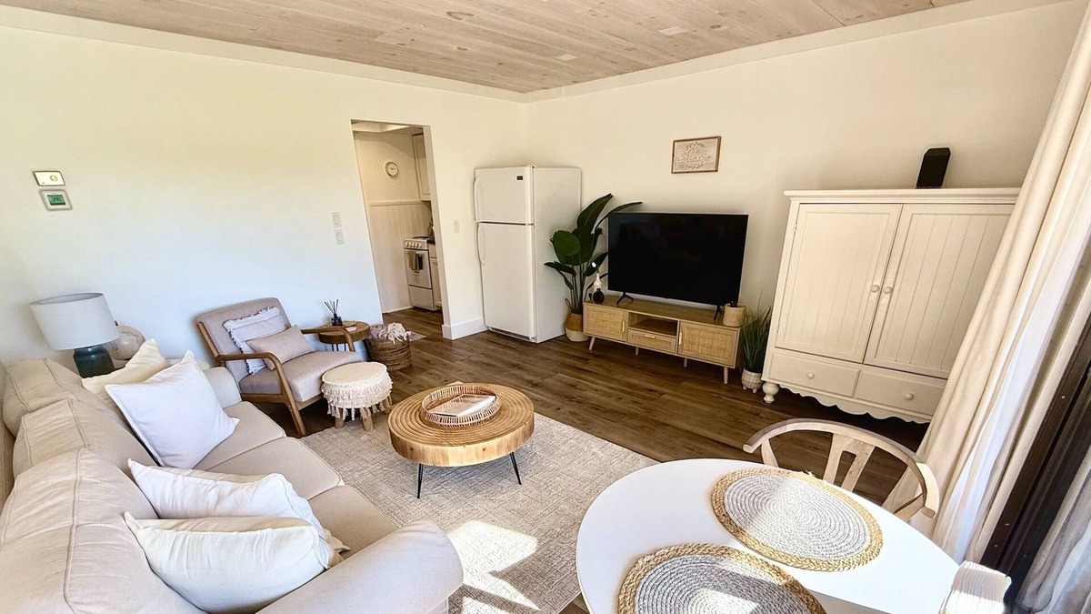 The Meadows Condo | Sunny 1BR on Golf Course with Pool Access