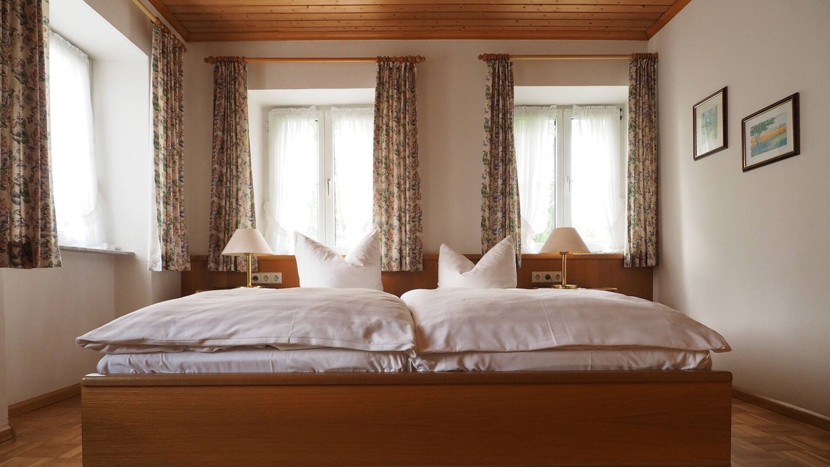 Barental Apartment | Sunny 2-room apartment with garden (2 pers.+ Dog) Black Forest Card & ski pass free