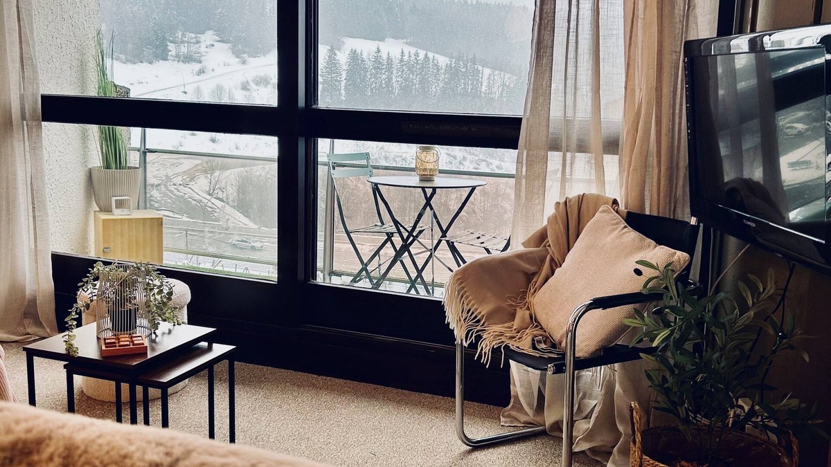 Villard-de-Lans Apartment | Sunny 2-room apartment with mountain view at the foot of the slopes