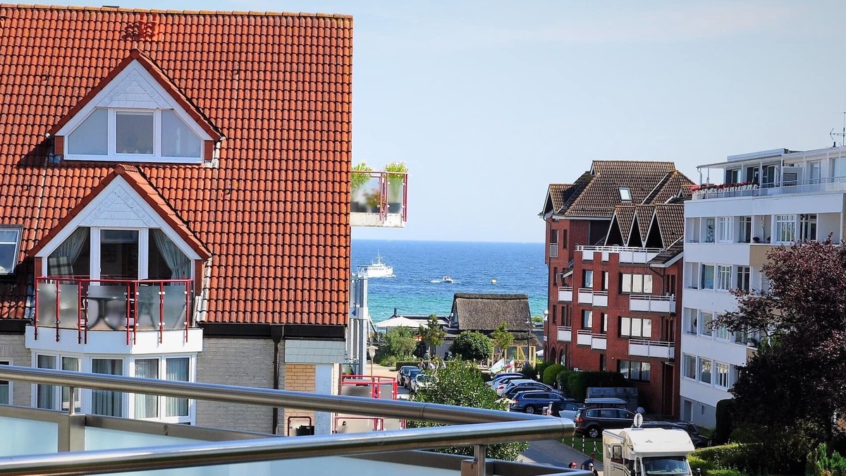 Scharbeutz Apartment | Sunny 2 room apartment near the beach with balcony and partial sea view