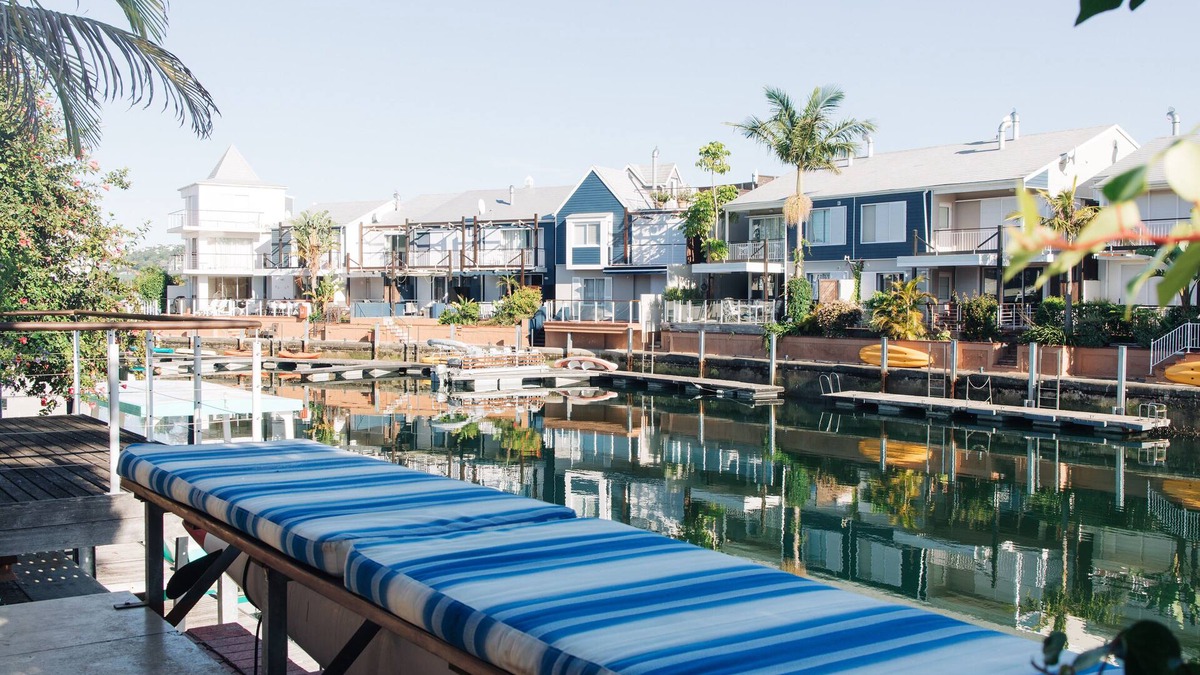 Knysna Central House | "Sunny 3-bedroom waterfront House with boat mooring at Knysna Quays.
