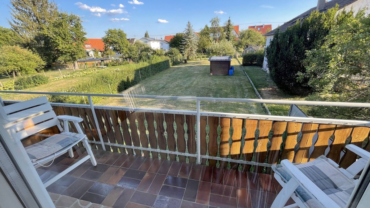 Reutlingen-Sickenhausen Apartment | Sunny 3-room apartment with balcony surrounded by greenery