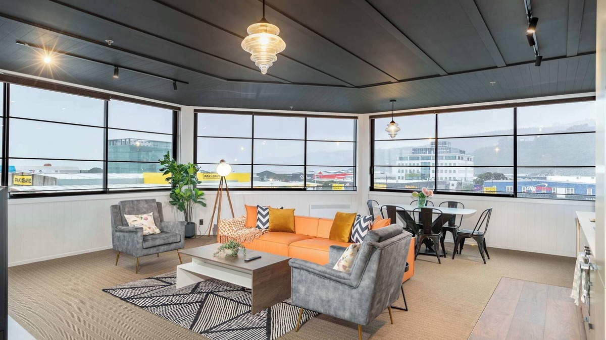 Petone Apartment | Sunny 3BR Petone Apt – Ocean Views, Walk to Shops