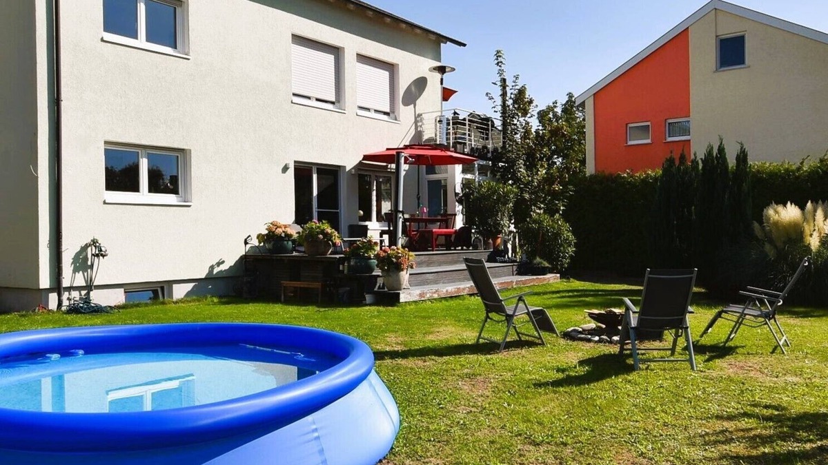 Eriskirch Apartment | Sunny 4-room garden apartment with pool near the lake for up to 6 people