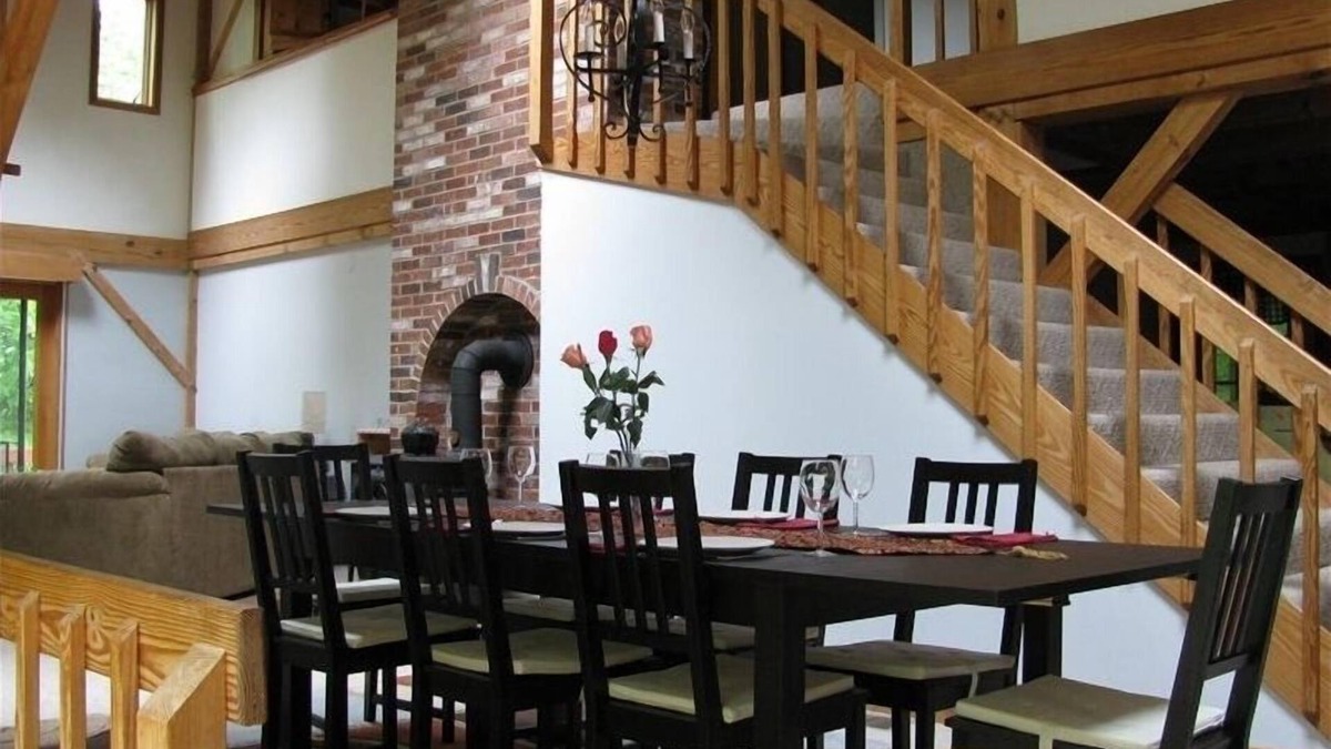 Birch Hill House | Sunny 5 bedroom, 3 bath contemporary Near All Valley Attractions