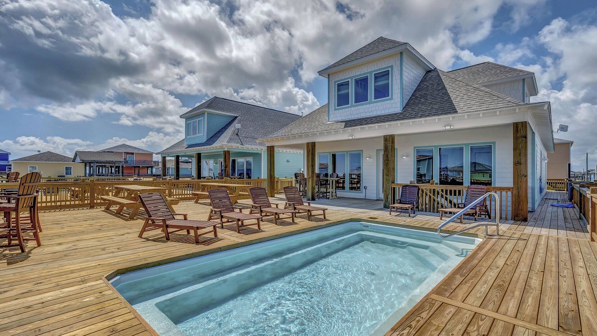Crystal Beach House | Sunny & 75: 5 BR, 5.5 BA in Crystal Beach, Sleeps 26