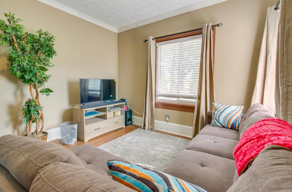 Dayton Apartment | Sunny and Spacious Dayton Condo about 1 Mi to Downtown!