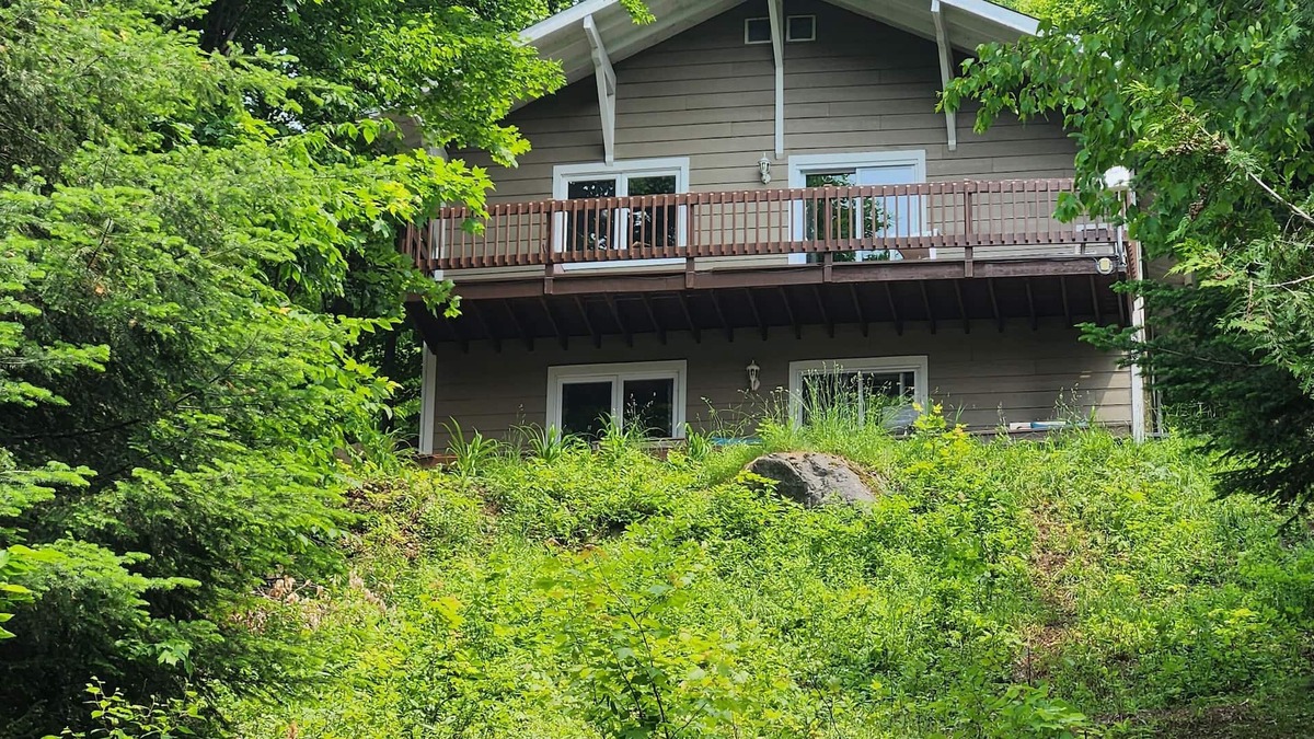 St-Adolphe-d'Howard Cottage | Sunny and Zen on the lake, St Adolphe d'Howard, Quebec