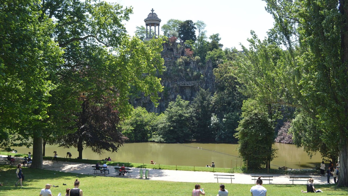 Combat Apartment | Sunny apartment, 2 rooms, Canal St Martin/Buttes Chaumont