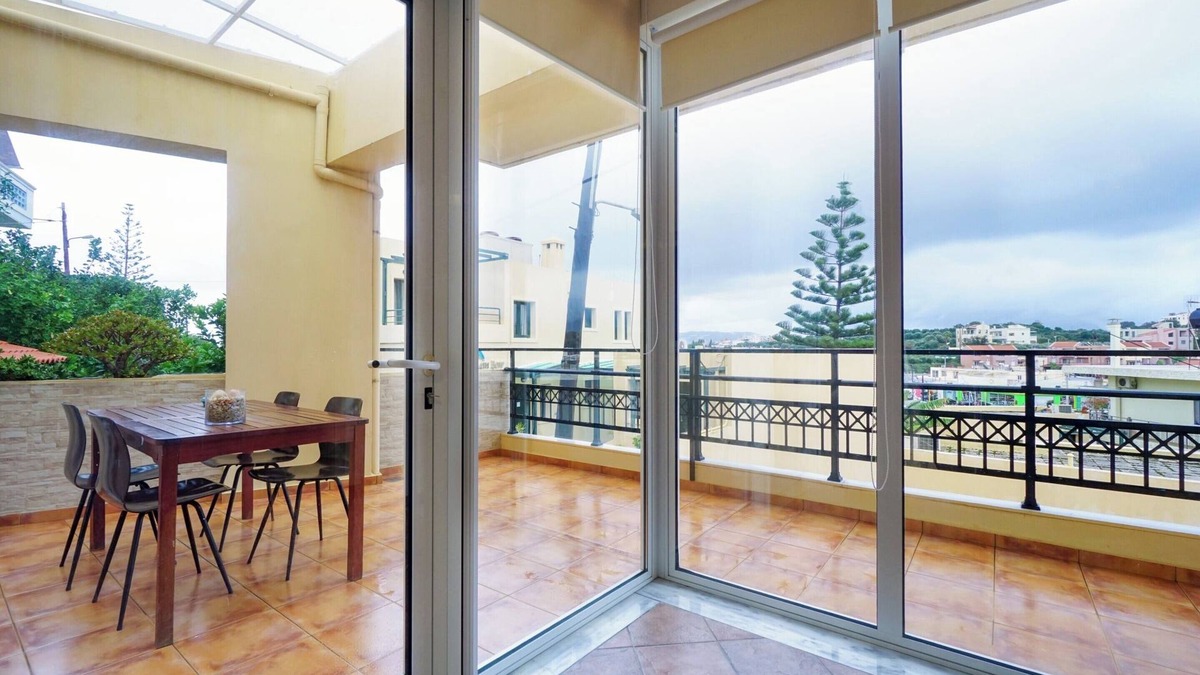Makrys Tichos Apartment | Sunny Apartment