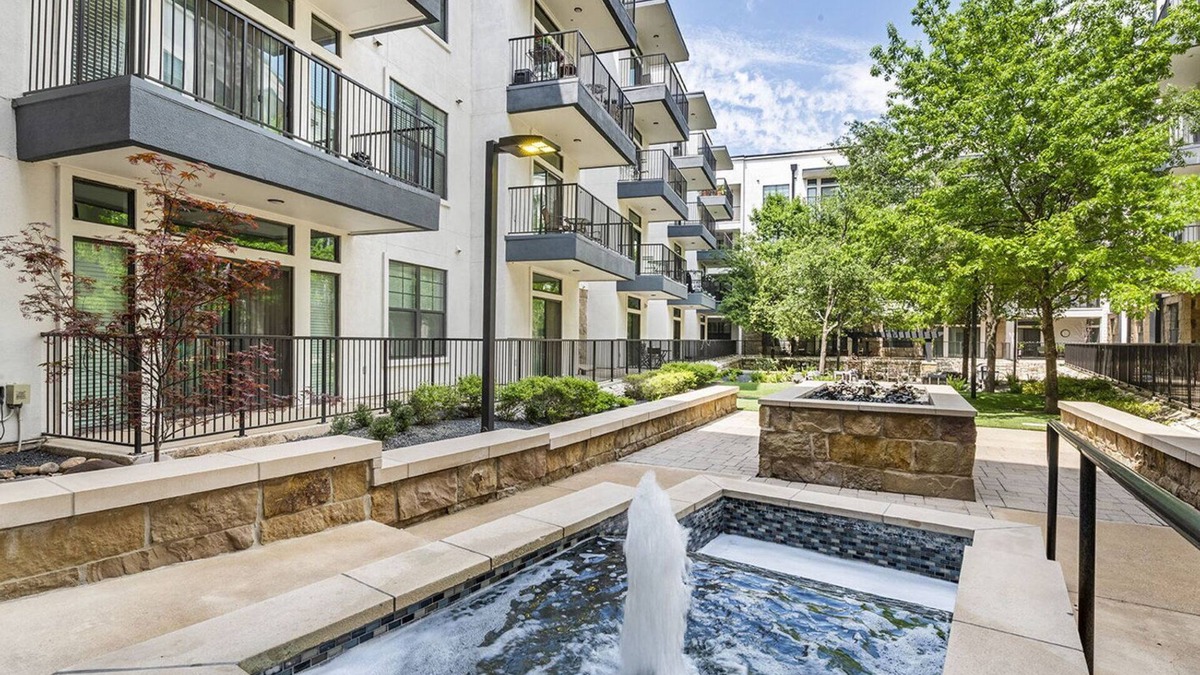 Gateway Apartment | Sunny Arboretum 1BR w/ Gym, Pool & W/D, nr restaurants, by Blueground