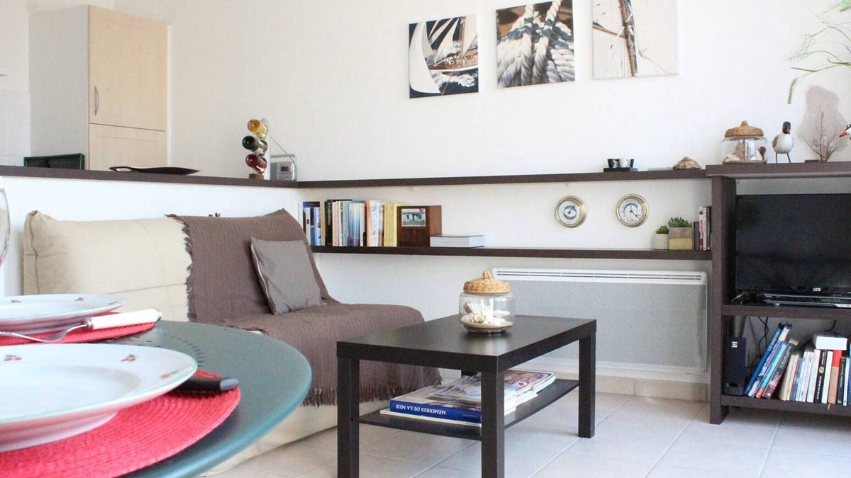 Port District Apartment | Sunny Balcony Apartment near Beach and Shops - Châtelaillon-Plage