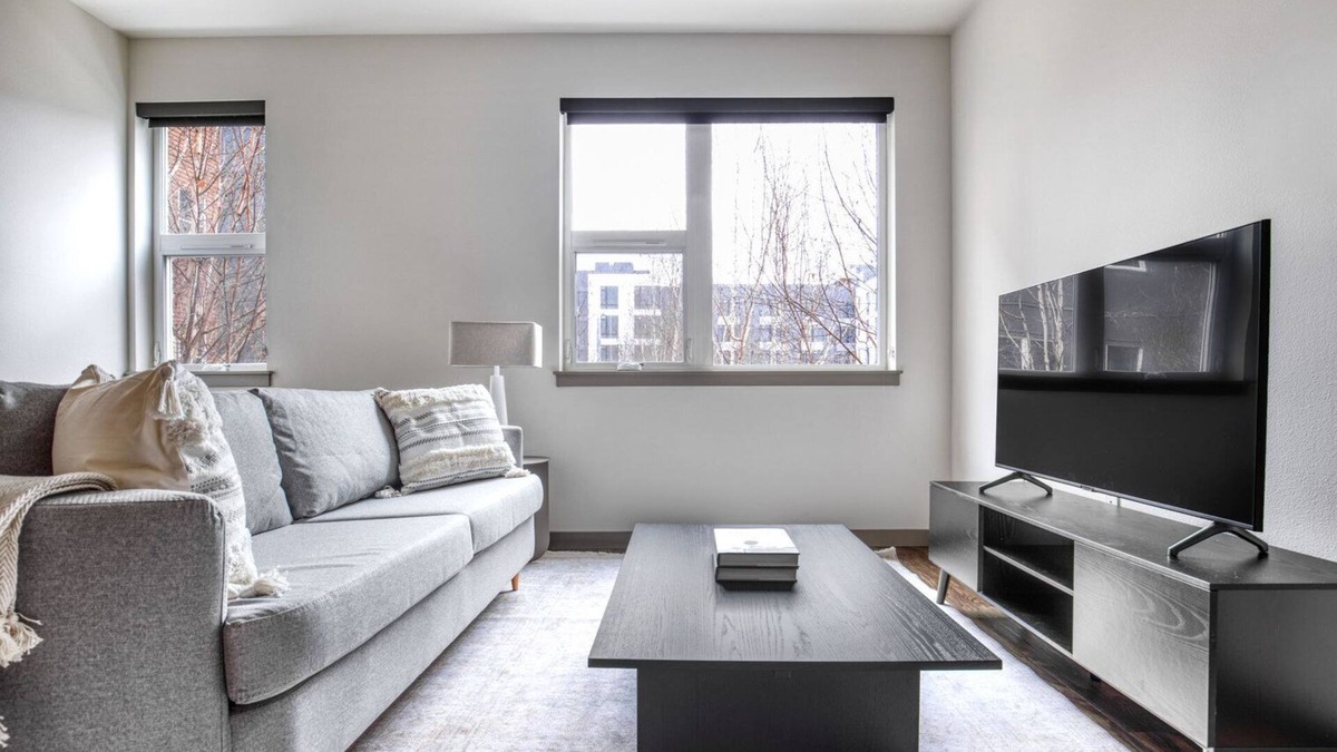 Old Ballard Apartment | Sunny Ballard 1BR w/Gym & Rooftop Deck, near shopping, by Blueground