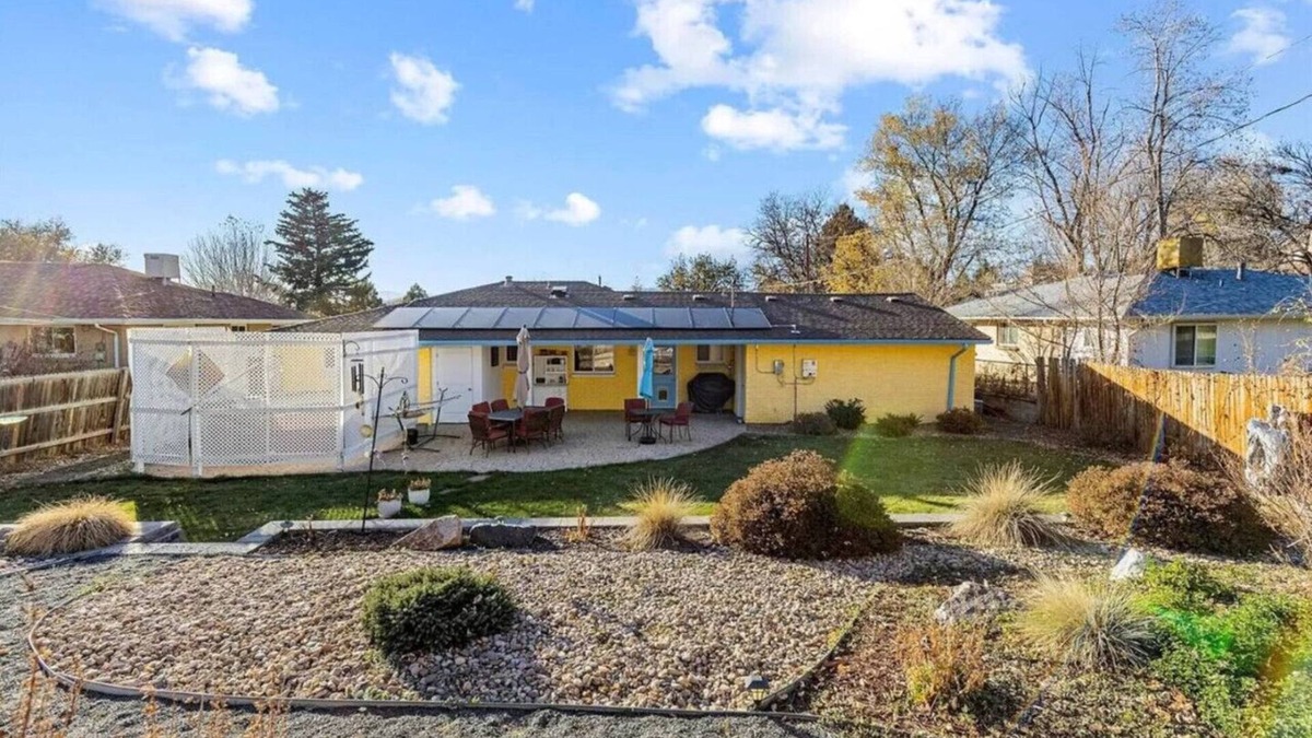 Scenic Heights Apartment | Sunny Beach House of Olde Town Arvada