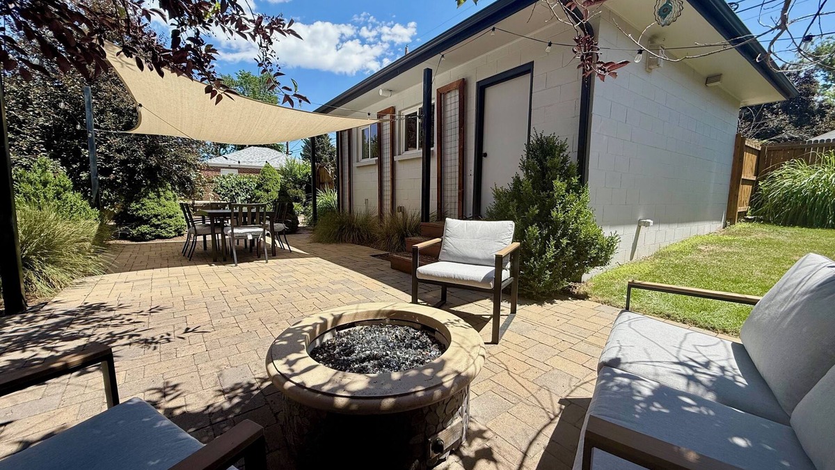 Berkeley House | Sunny Berkeley 3BR + Walk to Tennyson + Patio Wifi AC