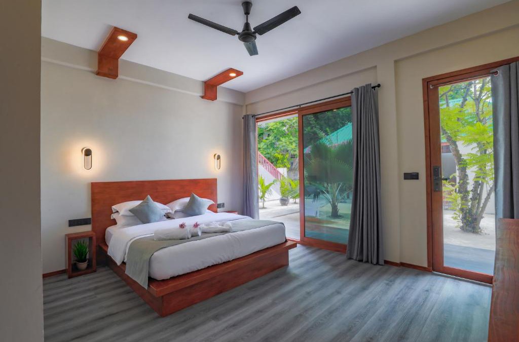 Hangnaameedhoo Hotel | Sunny Breeze View