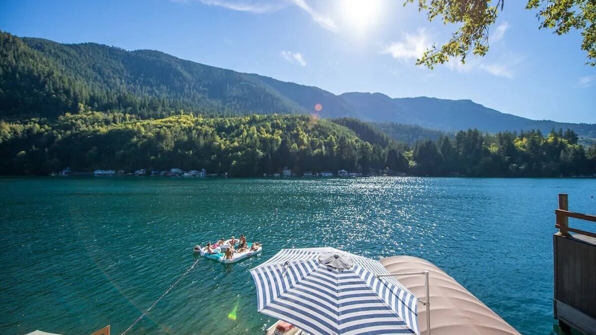 Port Angeles Cabin | Sunny Cabin at Lake Sutherland - Exclusive & Private Waterfront