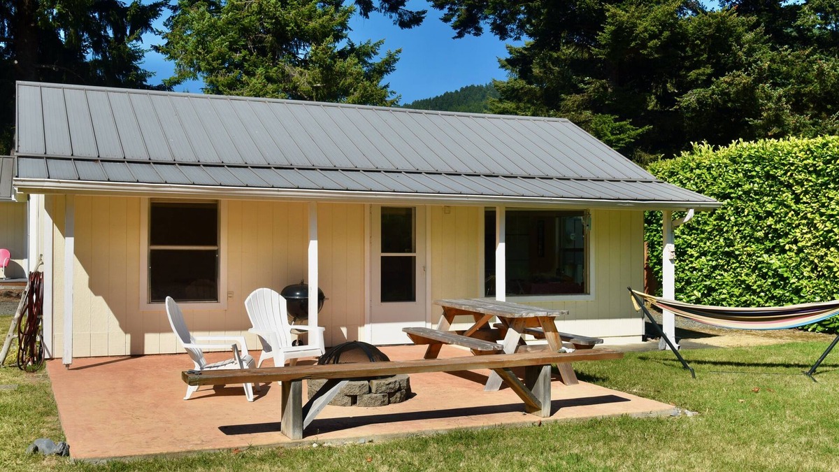 Gold Beach Cabin | Sunny Cabin on the Rogue River at Gold Beach