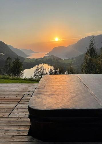 Naustdal House | Sunny Cabin With Fjord Views In Redal