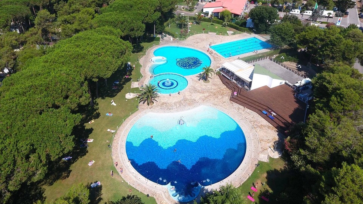 Baia Domizia Ski Chalet | Sunny Chalet in Baia Domizia