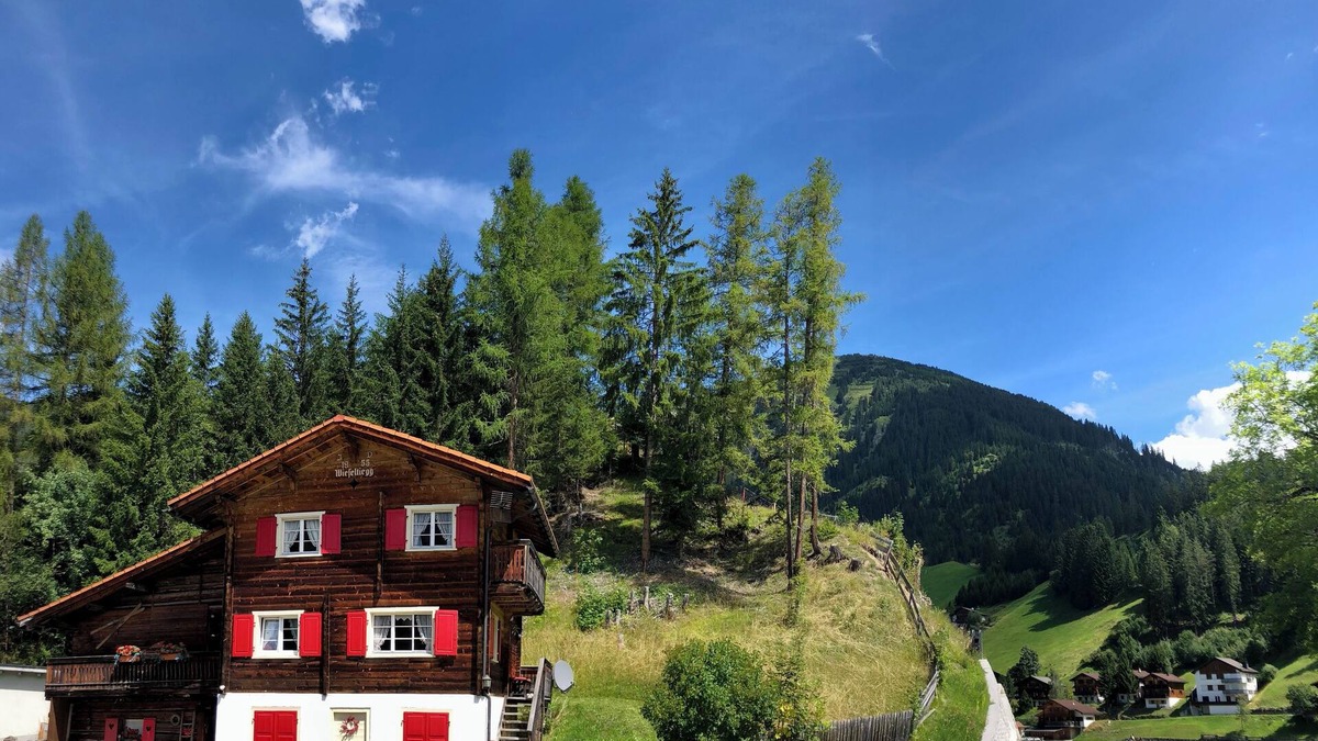 Litziruti Ski Chalet | Sunny chalet near Arosa for 4 (6) people in a secluded location