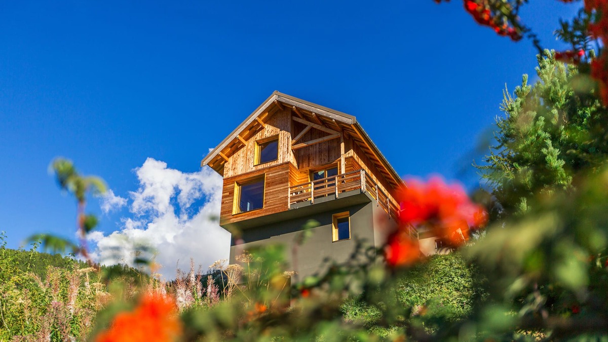 Vars Ski Chalet | Sunny chalet, panoramic view in Vars Sainte Catherine