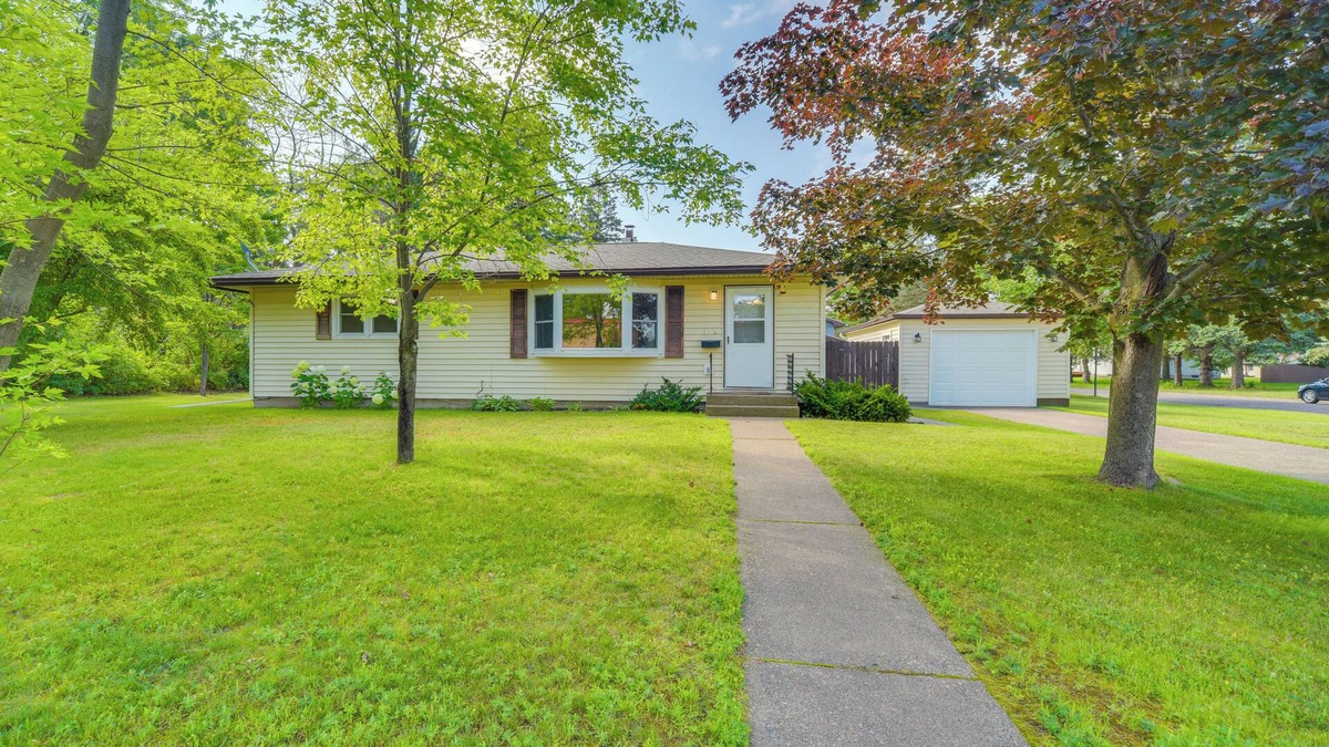 Cloquet House | Sunny Cloquet Home - 2 Mi to St. Louis River!