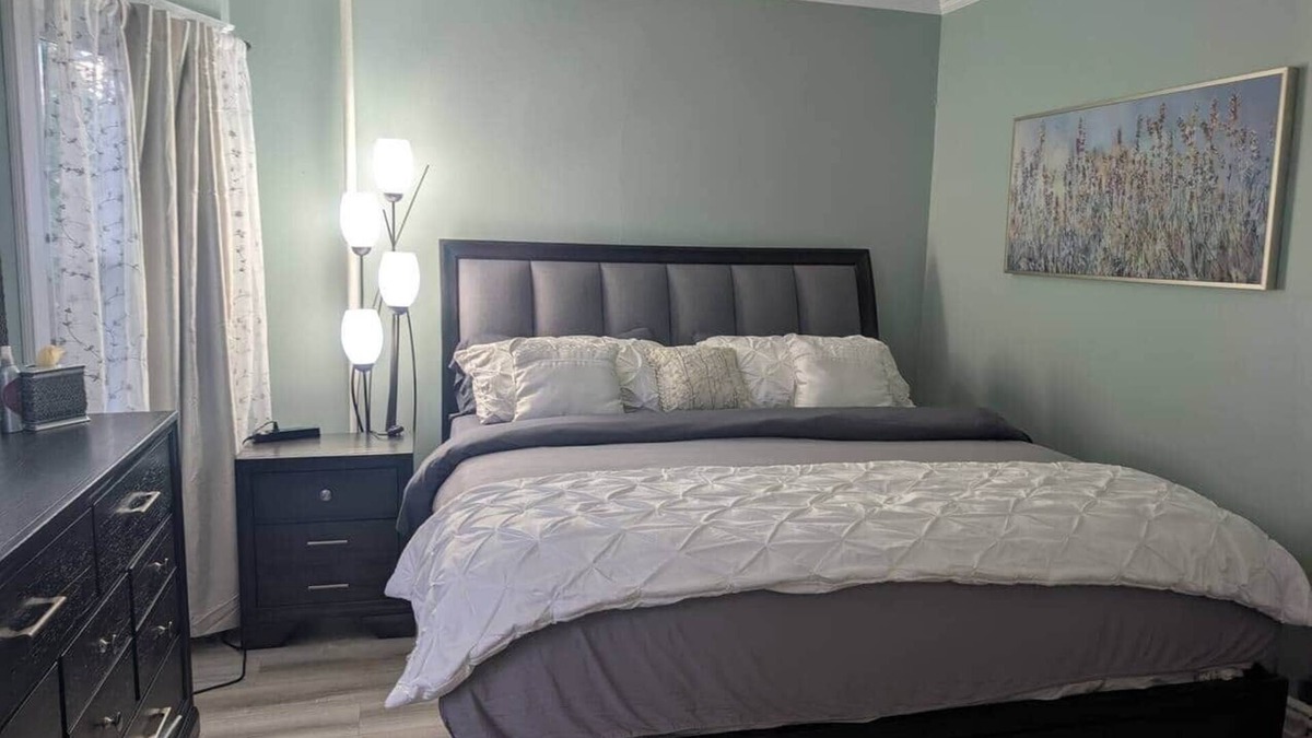 Montclair Apartment | Sunny & Comfortable: Walk To Shop, Eat & NYC Train