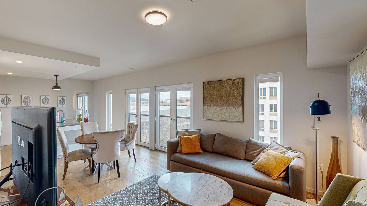 Uptown Condo | Sunny Condo in New Building with Great Walkable Locale