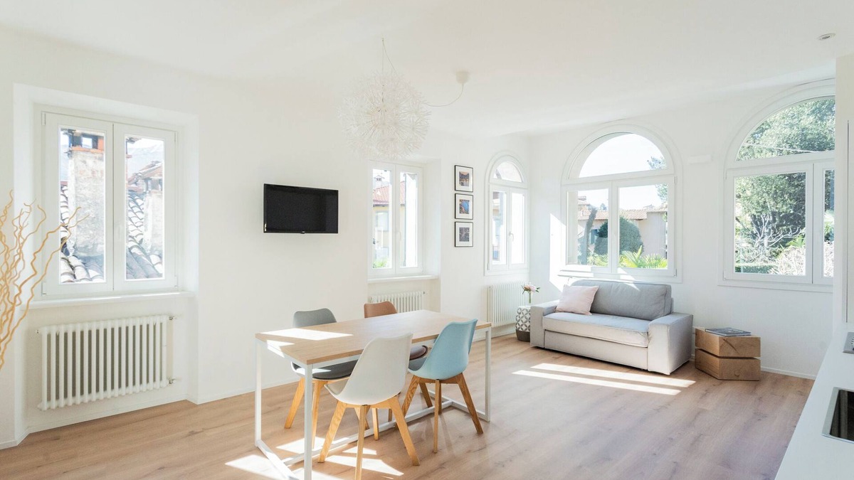 Azzano Apartment | Sunny Corner near Bellagio