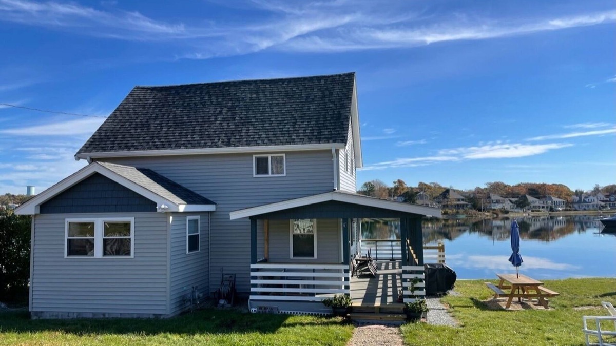 Onset Cottage | Sunny Cottage with Backyard Swimming, Water views, close to Downtown/Restaurants/Beaches. Bring your Water shoes!