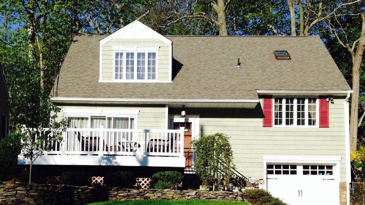 Huntington Apartment | Sunny/Cozy 1 Bdrm Apt, 1 Hr To NYC