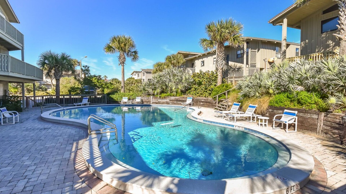 Sea Dunes Condo | Sunny Daze Sea Dunes Townhome - Pool - Green Turtle B6 Down