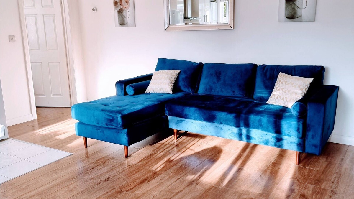 Bishop's Stortford House | Sunny detached bungalow with private courtyard
